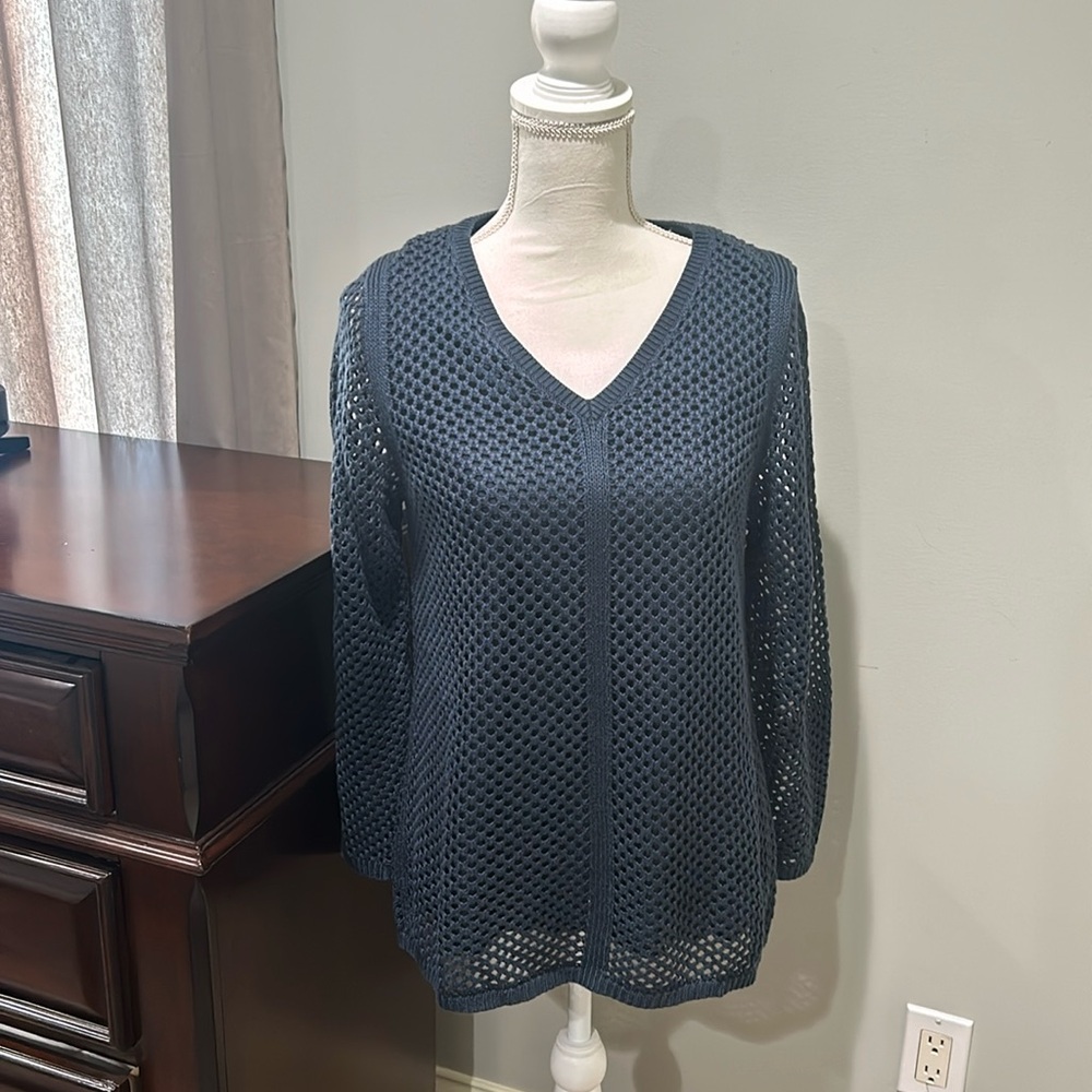 Women’s V Neck Sweater Size:M Navy Blue